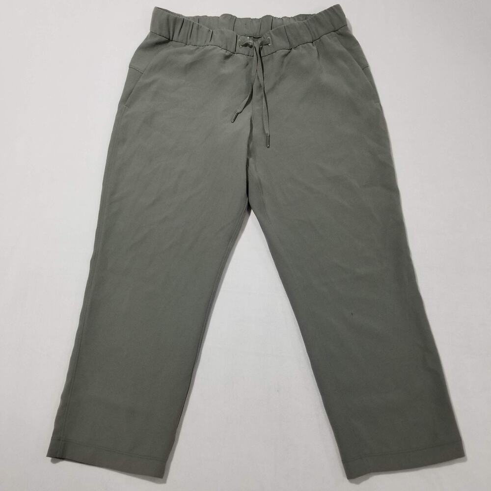 LULULEMON On The Fly Pant Women's Size 8 Grey Sage Crop Travel Woven W6AVMS - Picture 1 of 13